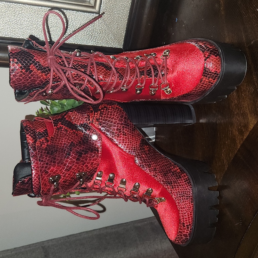 Akira women's boots